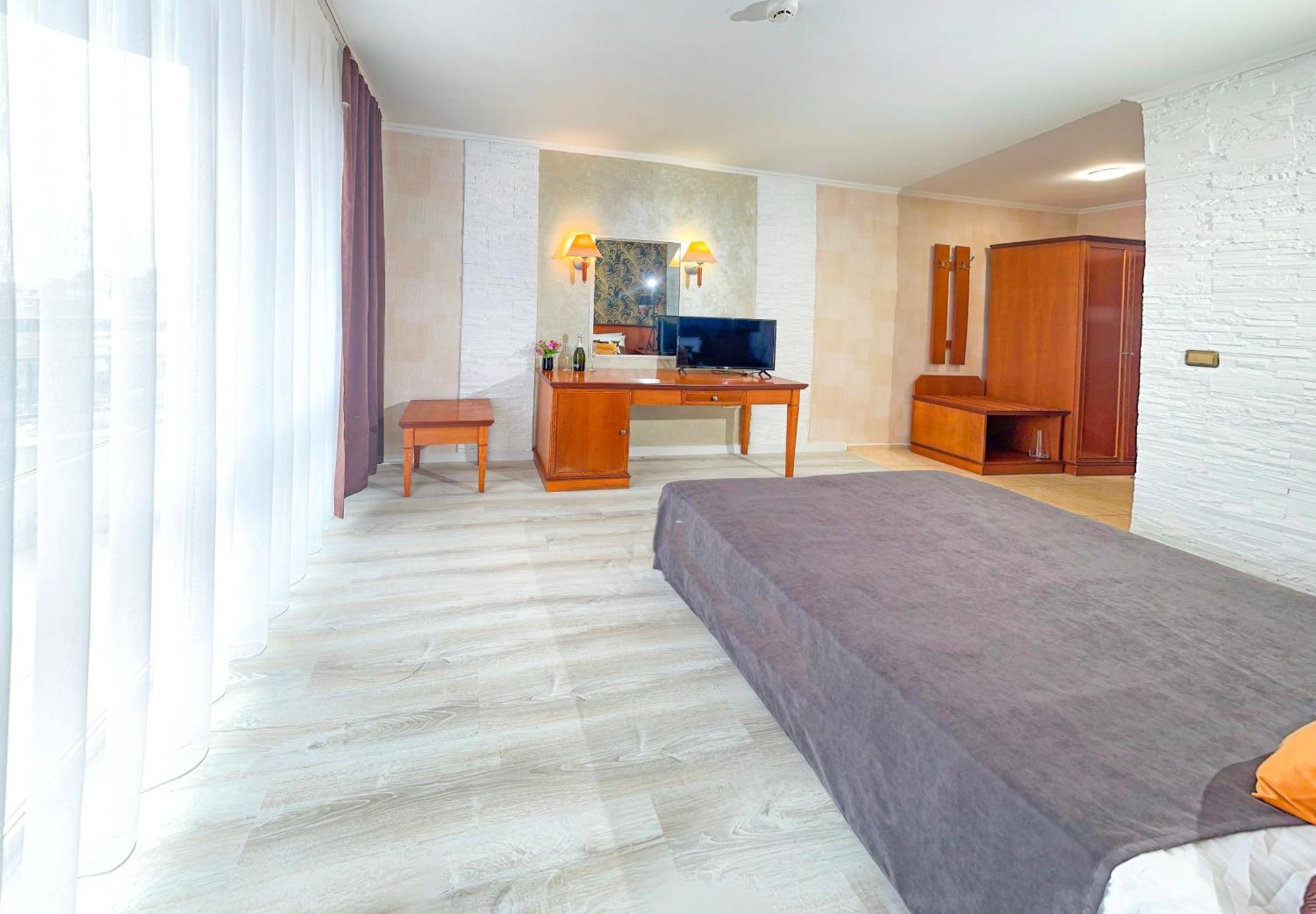 Hotel Yo Saints Constantine and Helena Ngoại thất bức ảnh